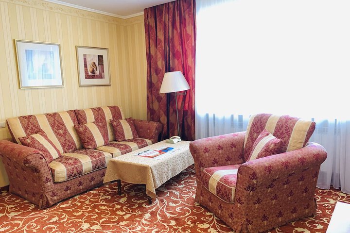 Room 34 of 61