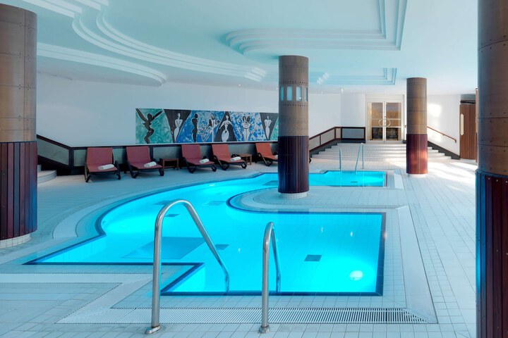 Pool 61 of 157