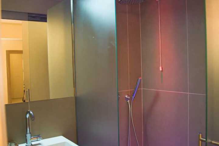 Room 18 of 27