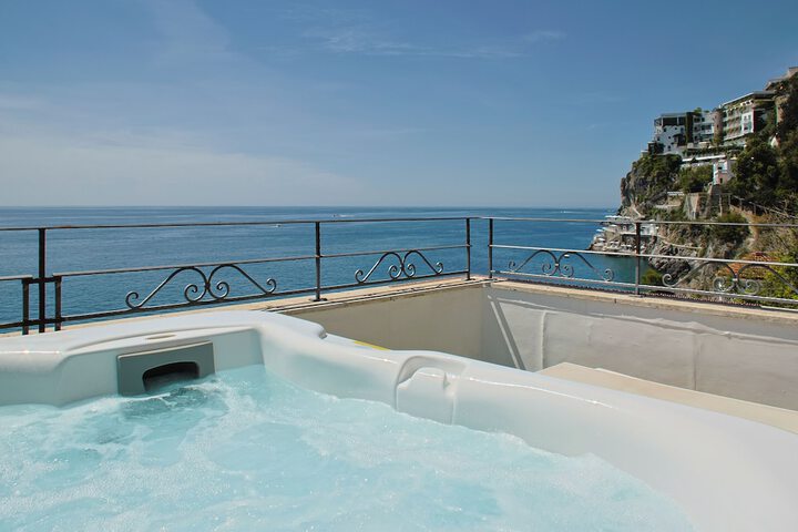 Room 16 of 111