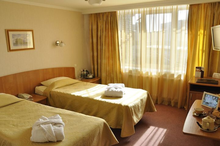 Room 11 of 60