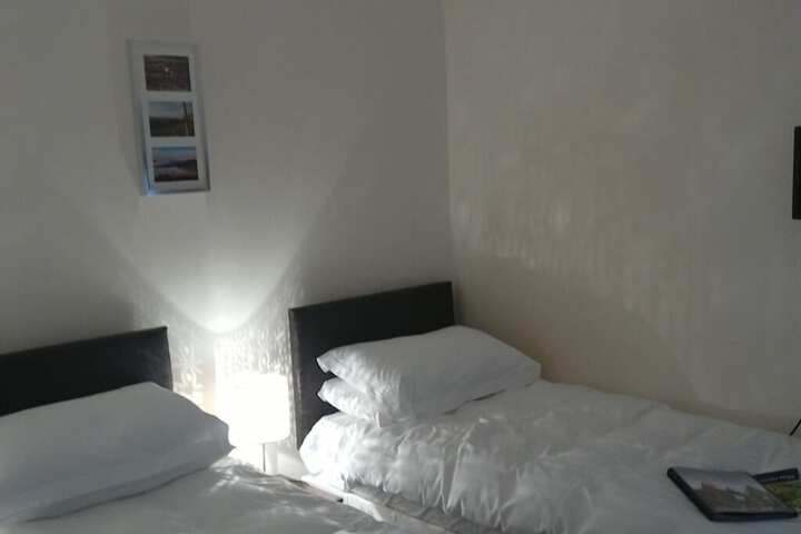 Room 8 of 27