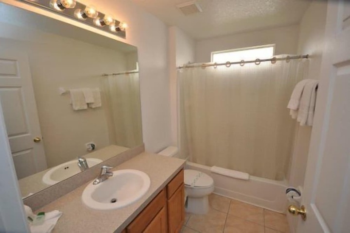 Room 7 of 20