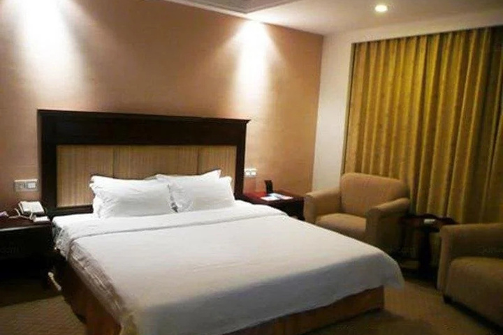 Room 2 of 4