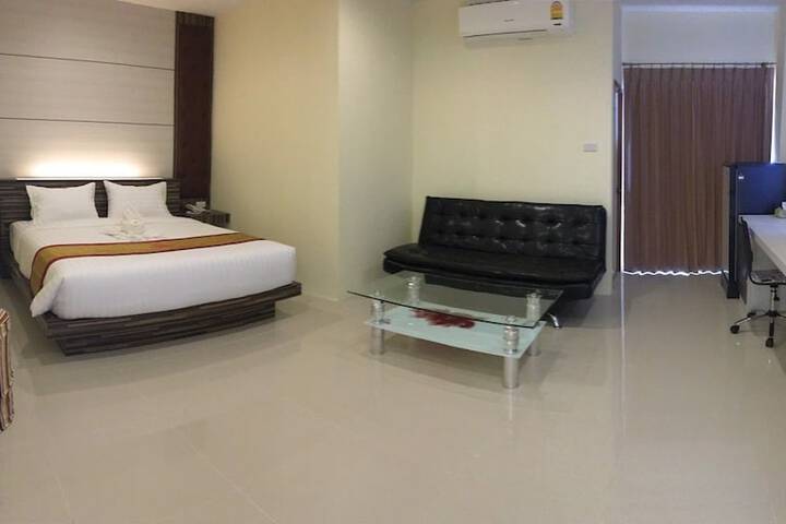 Room 4 of 24