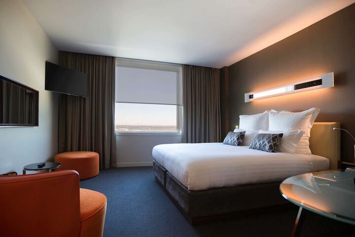 Room 27 of 112