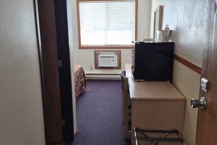 Room 10 of 19