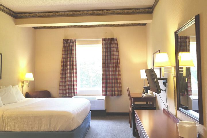 Room 5 of 32