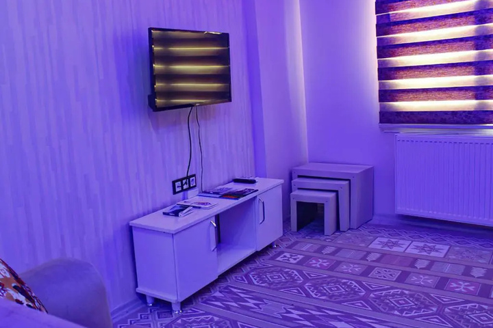 Room 4 of 14