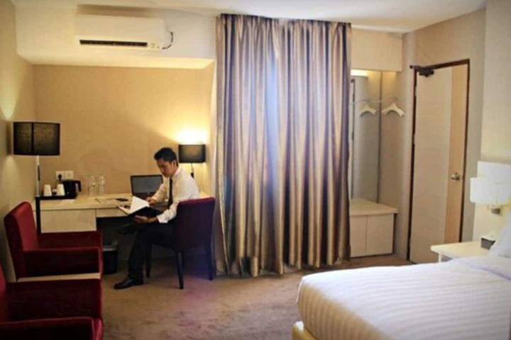 Room 14 of 49
