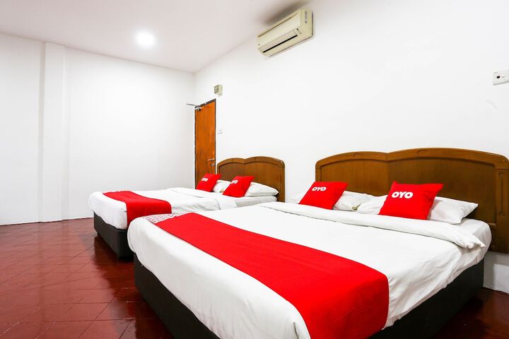 Room 4 of 25