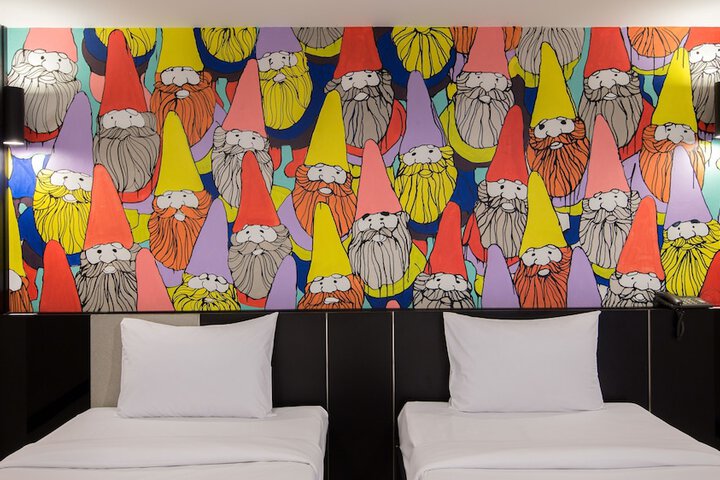 Room 16 of 55