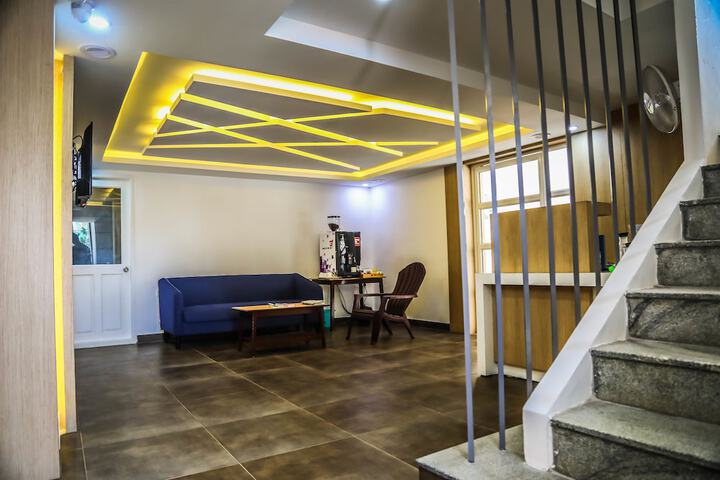 Entrance & Lobby