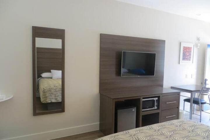 Room 17 of 36