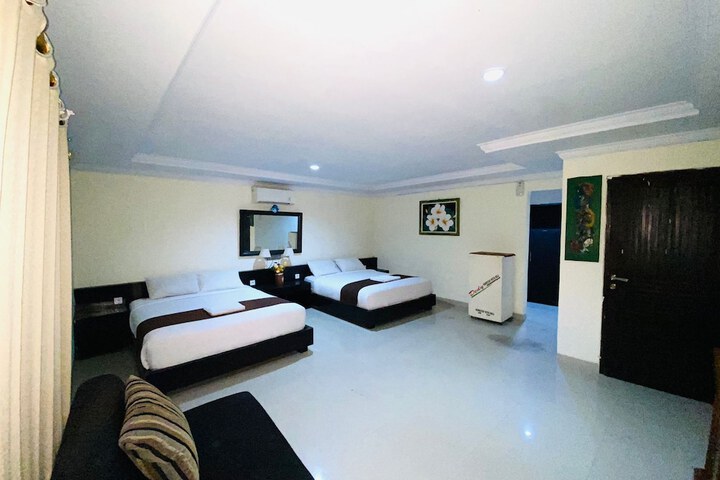Room 5 of 13