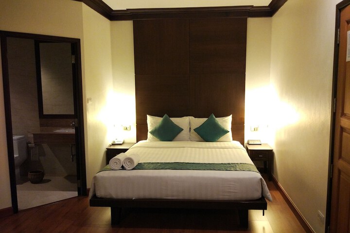 Room 5 of 50