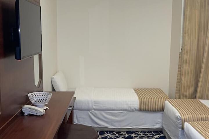 Room 3 of 21