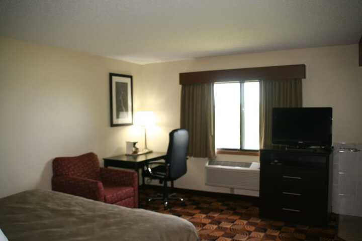 1 King Bed (23 of 26)