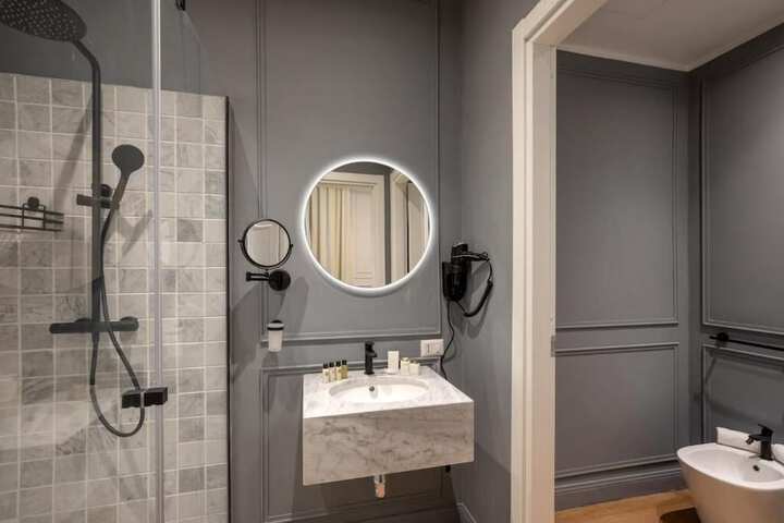 Room 26 of 33