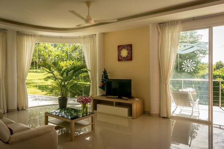 Room 8 of 32