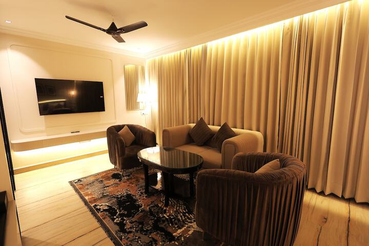 Room 28 of 48