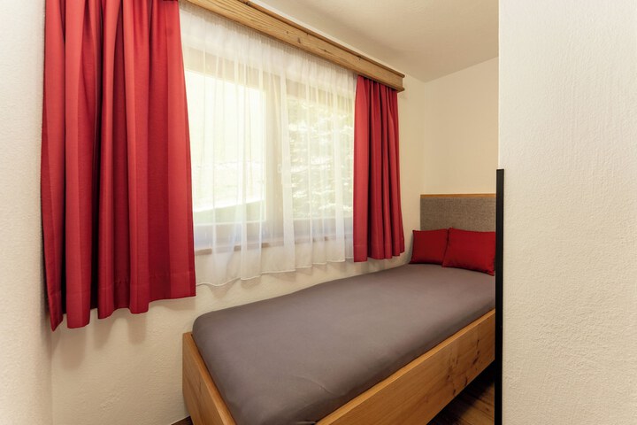 Room 15 of 69