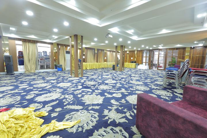 Ballroom/Hall 121 of 140