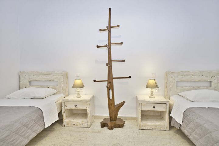 Room 6 of 73