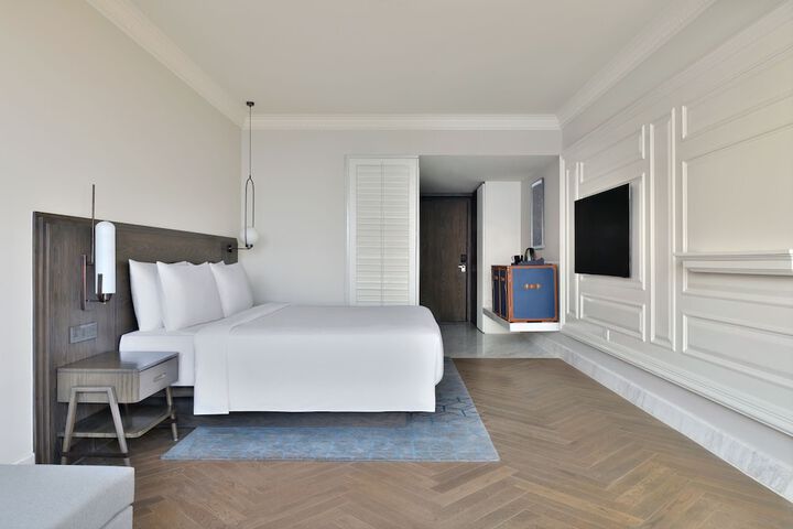 Room 8 of 88