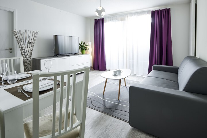 Room 15 of 93