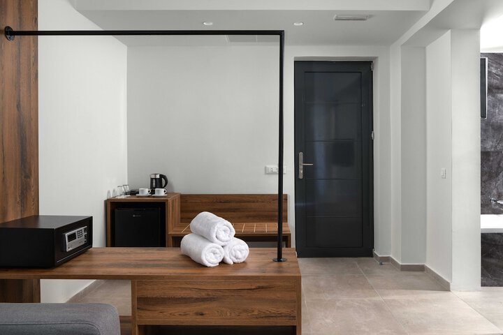 Room 4 of 39