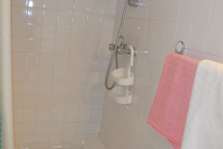 Room 16 of 22