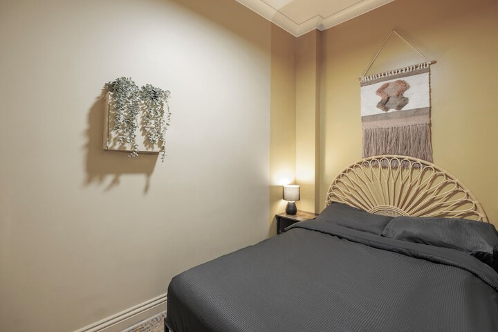 Room 4 of 21
