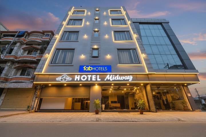 Fabhotel Midway