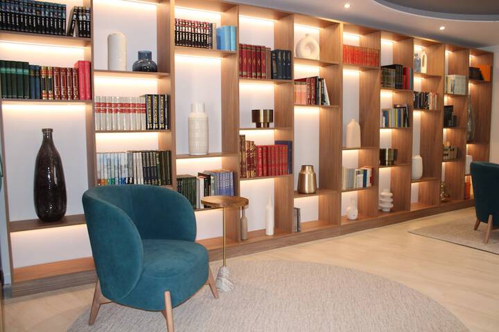 Entrance & Lobby