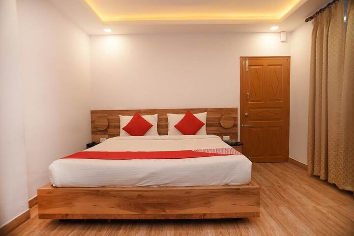 Room 2 of 6