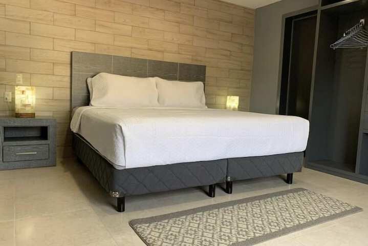 Room 7 of 31