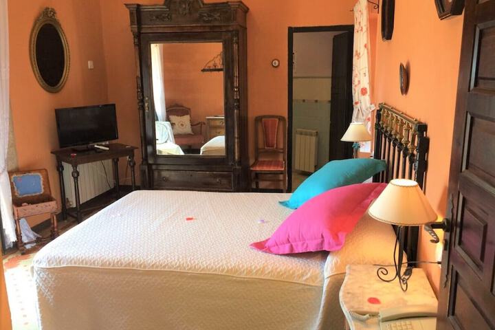 Room 27 of 61