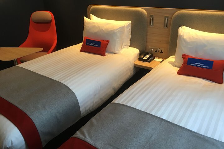 Room 6 of 78