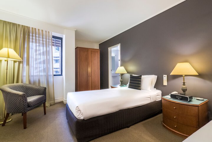 Room 3 of 39