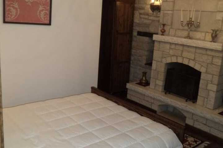 Room 3 of 20