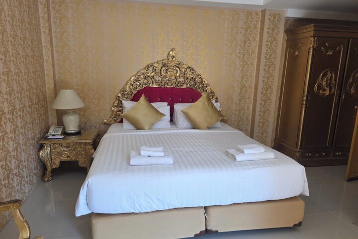 Room 16 of 41