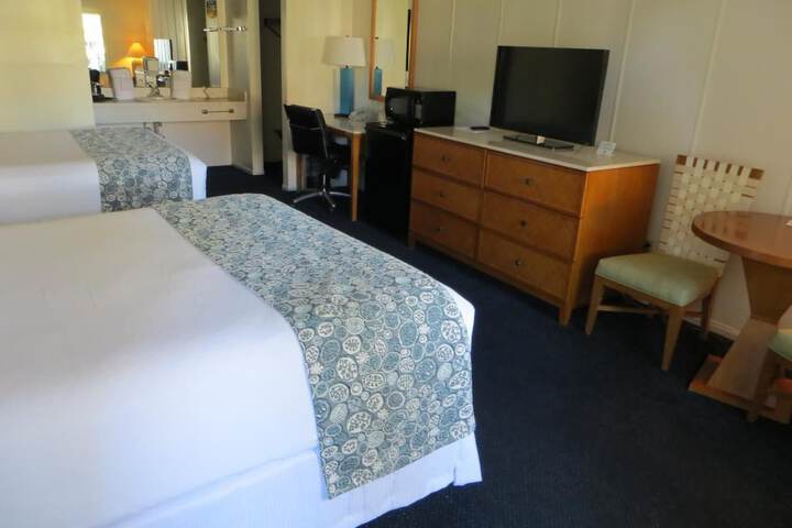 2 Double Beds (4 of 8)