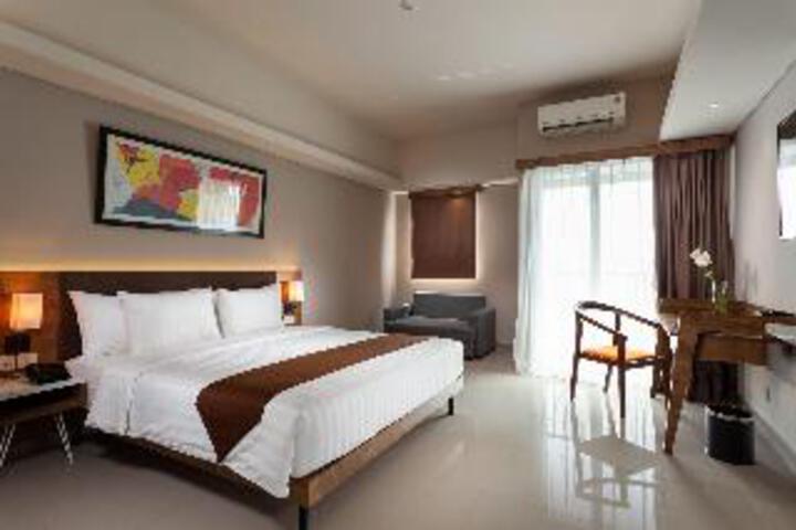 Room 3 of 3