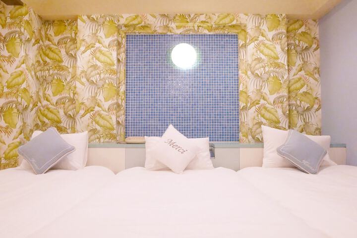 Room 33 of 62