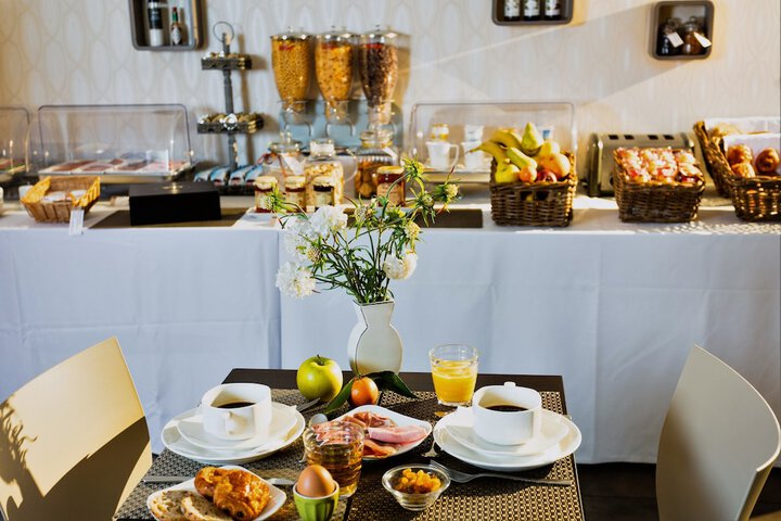 Breakfast/Coffee Service 43 of 53