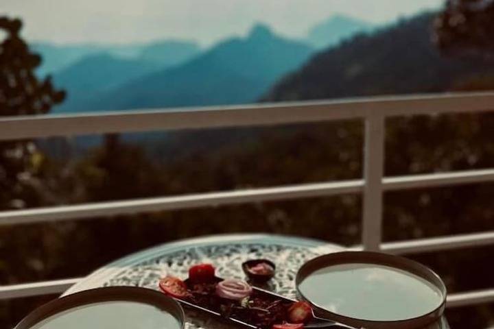 Dining 7 of 13