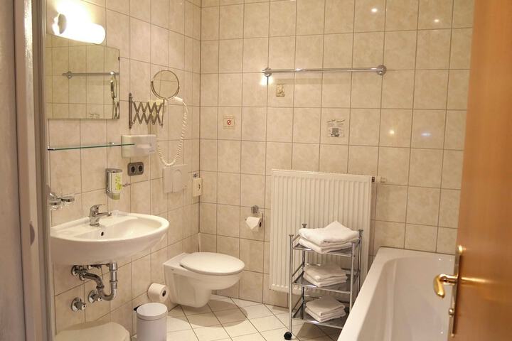 Room 14 of 26