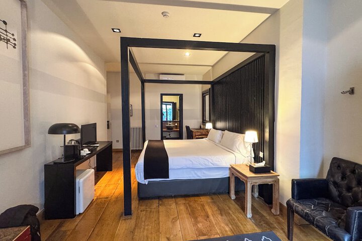 Room 32 of 55