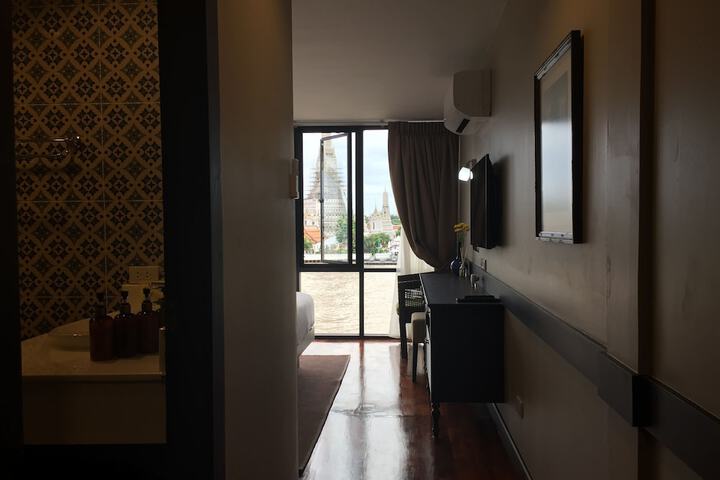 Room 11 of 49